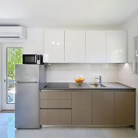 Apartment Charming Gabrijela 2 - For 2 Persons, With Terrace Baska (Krk)