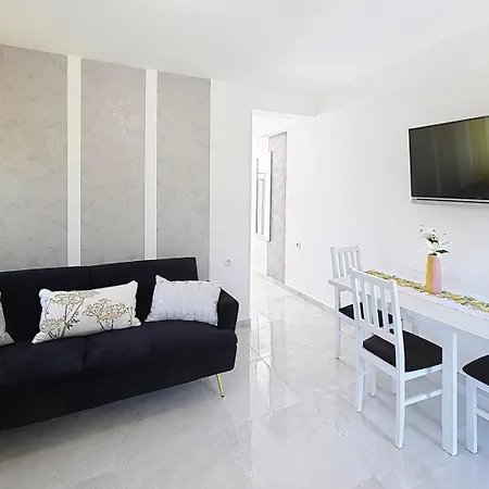 Apartment Charming Gabrijela 2 - For 2 Persons, With Terrace *