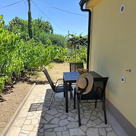 Apartment Charming Gabrijela 2 - For 2 Persons, With Terrace *