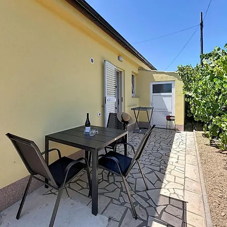 Charming Gabrijela 2 - For 2 Persons, With Terrace Apartment